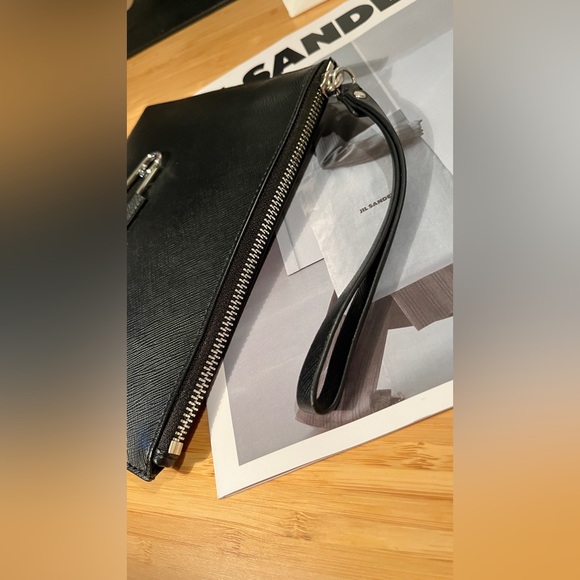 Authentic Versus by GIANNI VERSACEb black leather safety pin wristlet bag - Picture 5 of 8